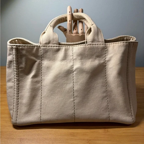 Prada bag - Picture 2 of 10